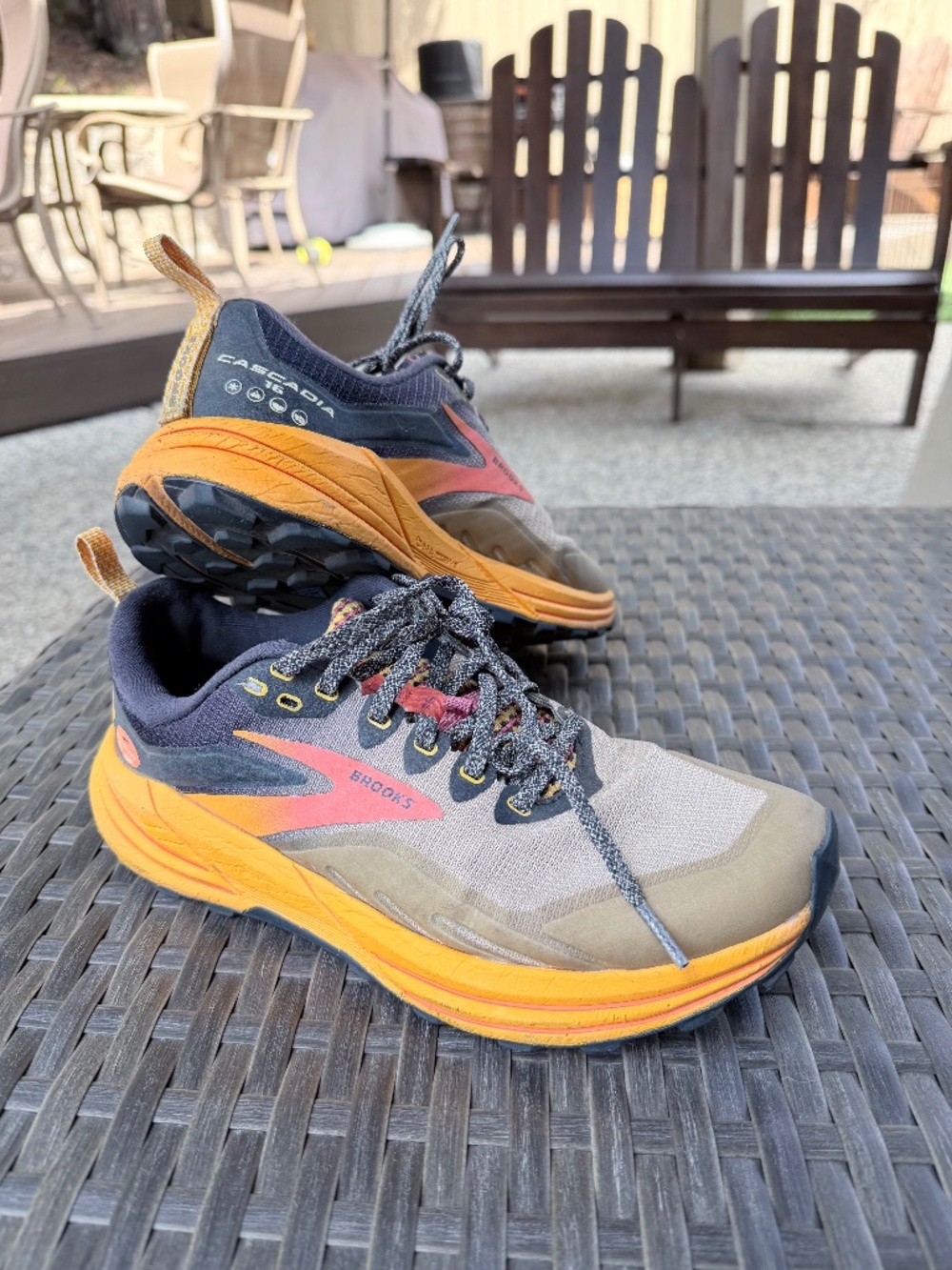 Brooks Trail Cascadia 16